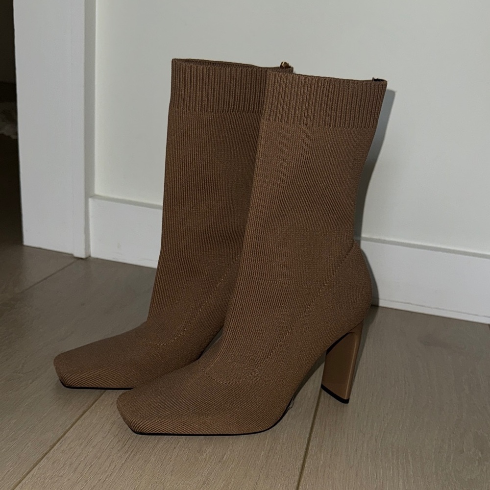 Zara Brown Heeled Knit Boots